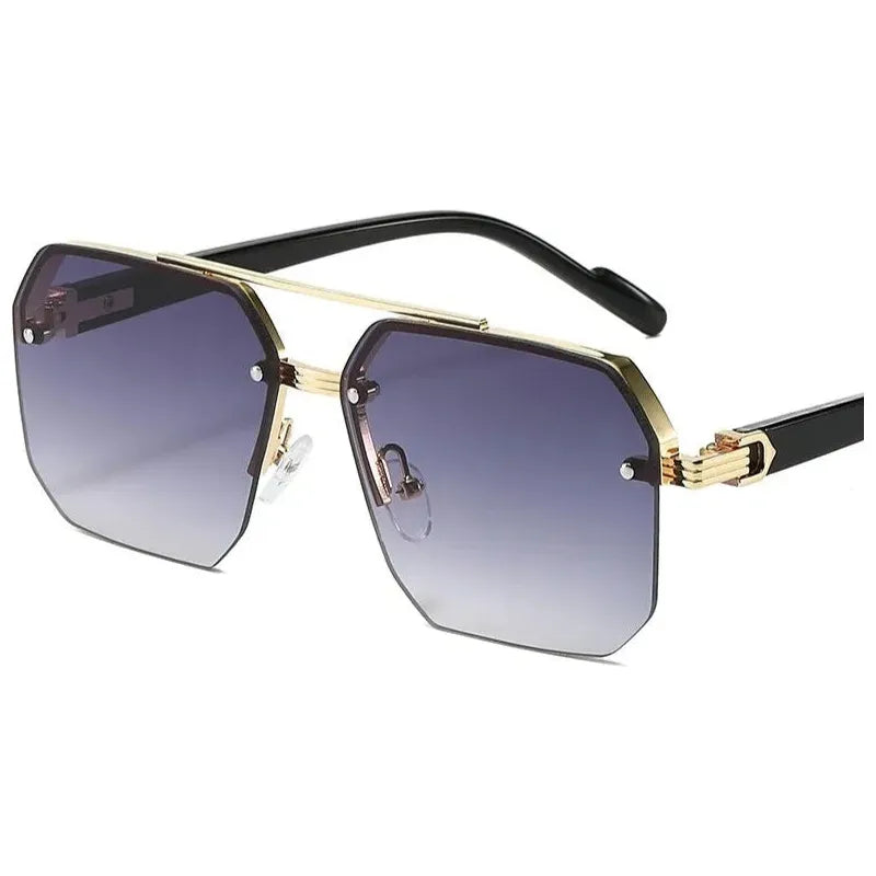 Lunettes de soleil carrées Glassy Mood avec verres dégradés gris et monture dorée élégante